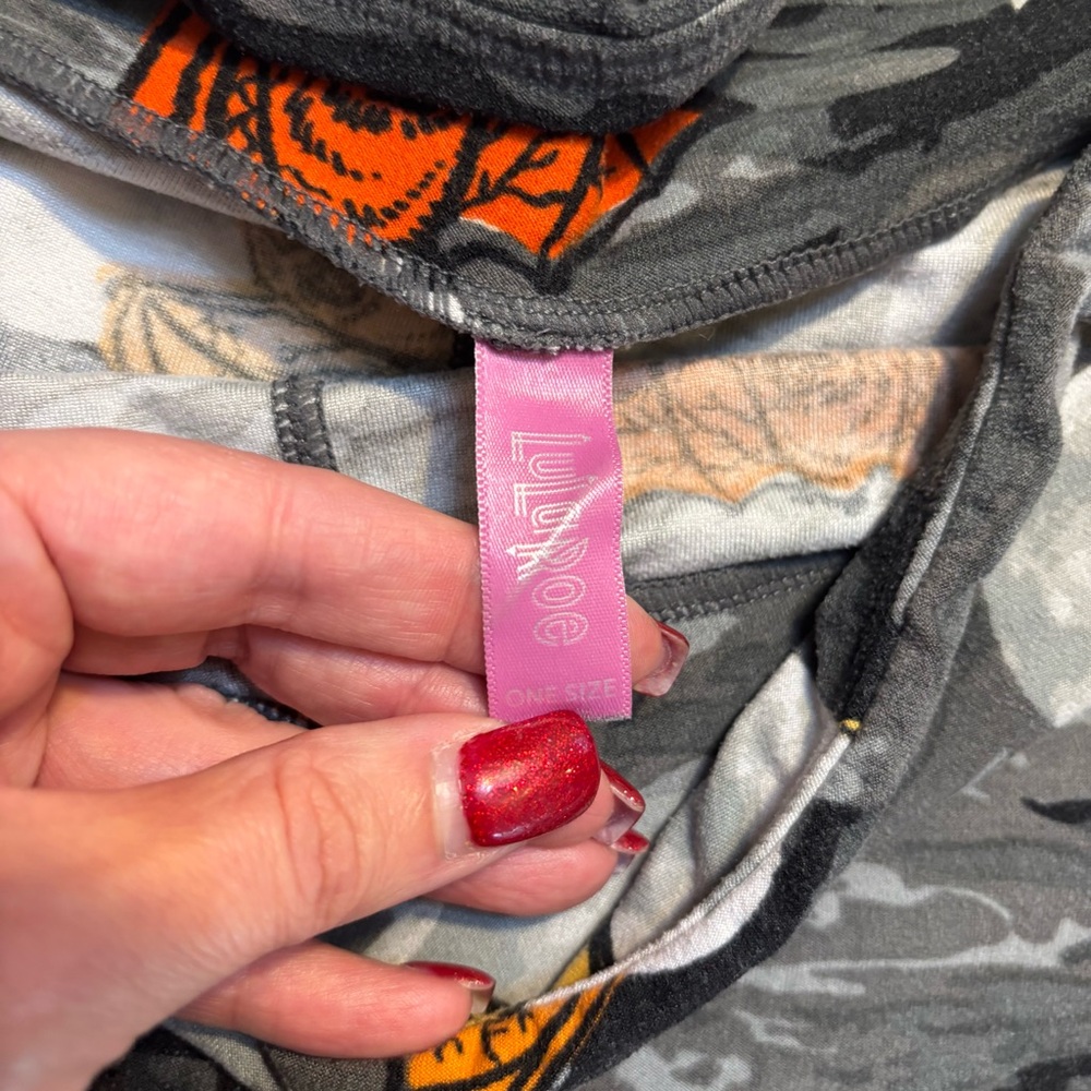 LuLaRoe Leggings One Size Gray Camo Orange Bats White Moons Halloween Goth - Picture 9 of 13